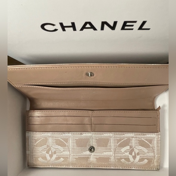 Chanel travel line, beige continental wallet - Picture 1 of 16